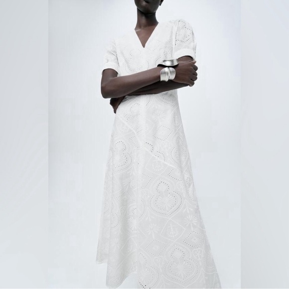 ZARA NWT EMBROIDERED EYELET DRESS MEDIUM - Picture 2 of 12